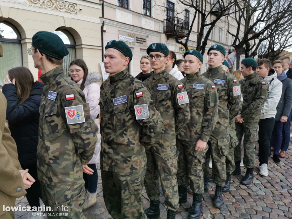 Polonez na Starym Rynku w Łowiczu