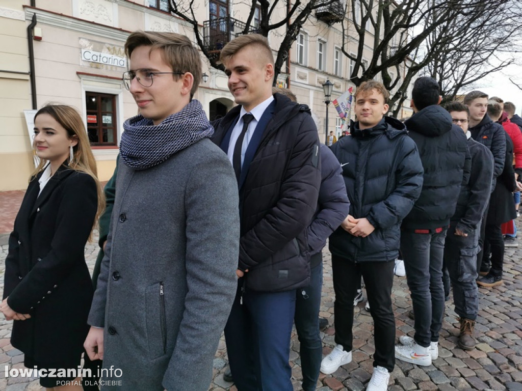 Polonez na Starym Rynku w Łowiczu