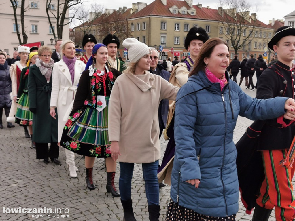 Polonez na Starym Rynku w Łowiczu