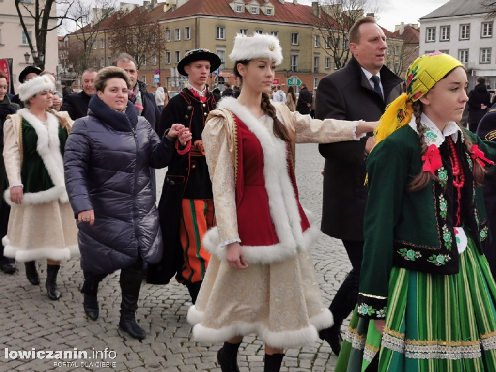 Polonez na Starym Rynku w Łowiczu