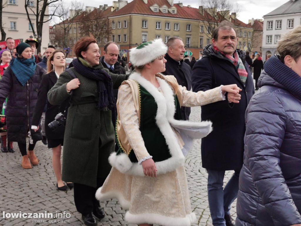 Polonez na Starym Rynku w Łowiczu
