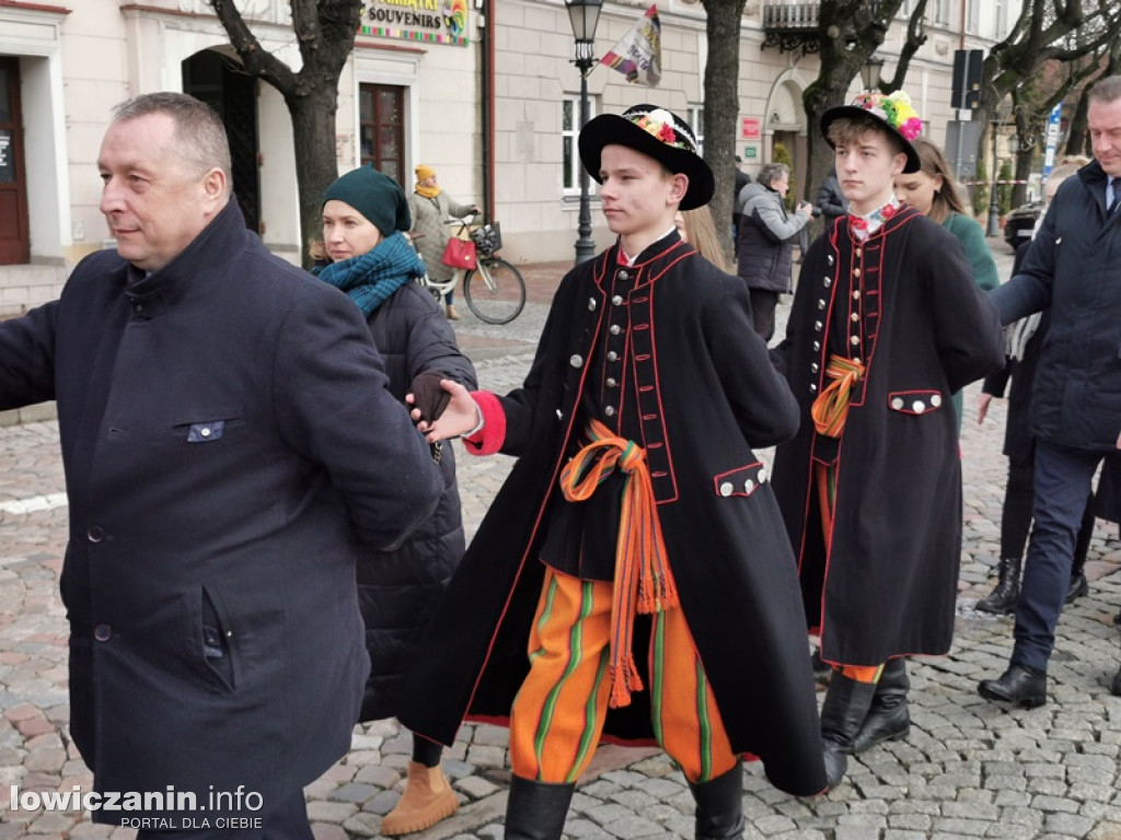 Polonez na Starym Rynku w Łowiczu