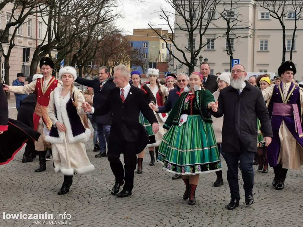 Polonez na Starym Rynku w Łowiczu