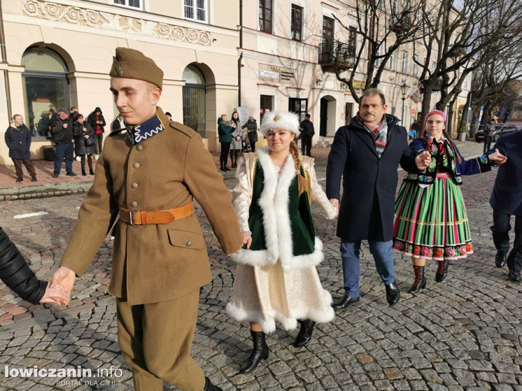 Polonez na Starym Rynku w Łowiczu