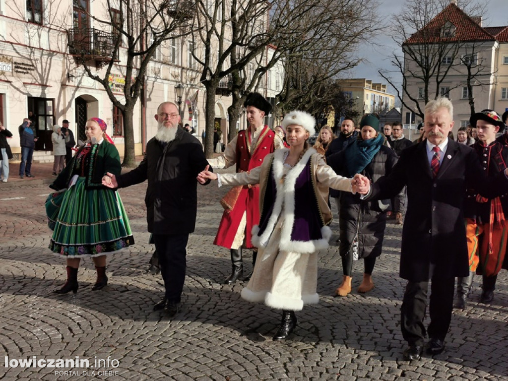 Polonez na Starym Rynku w Łowiczu