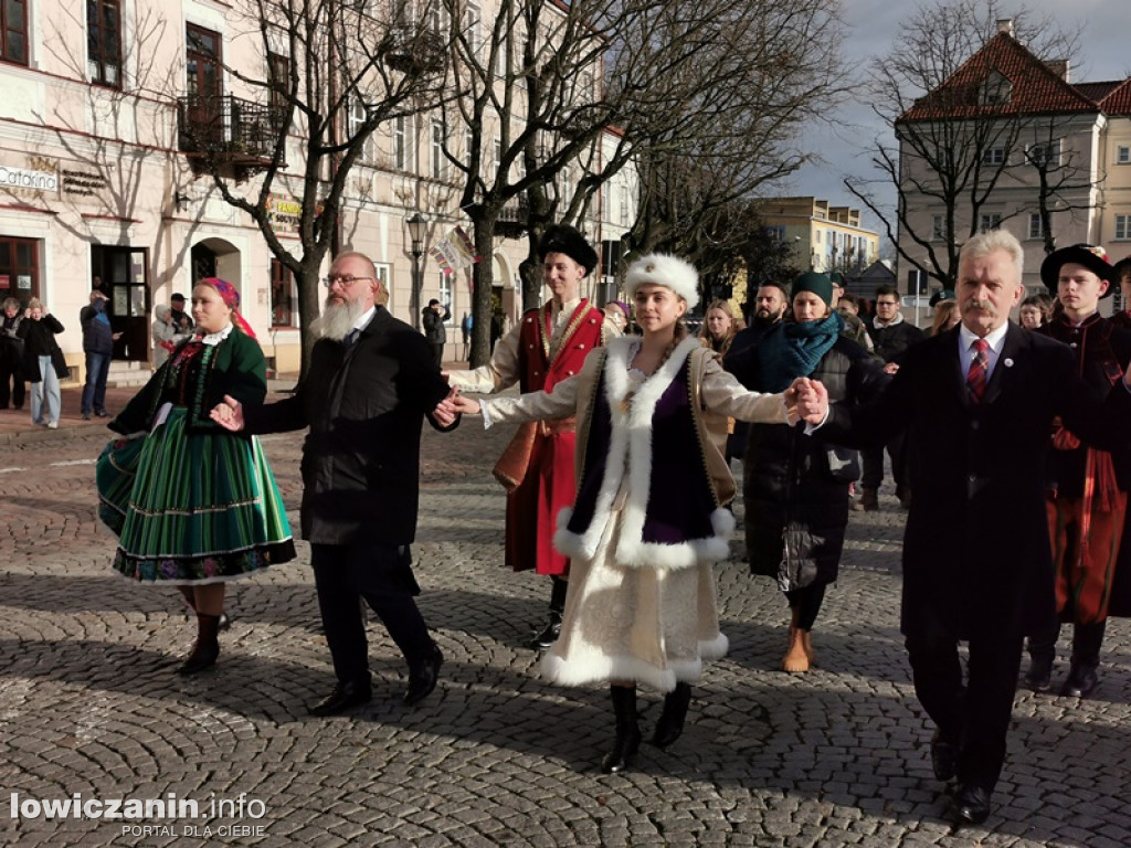 Polonez na Starym Rynku w Łowiczu