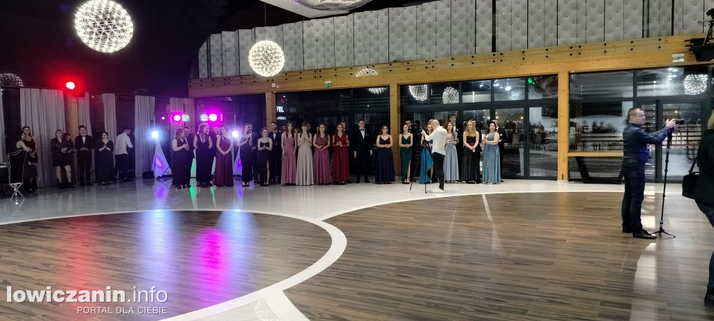 Studniówka uczniów ze Zduńskiej Dąbrowy