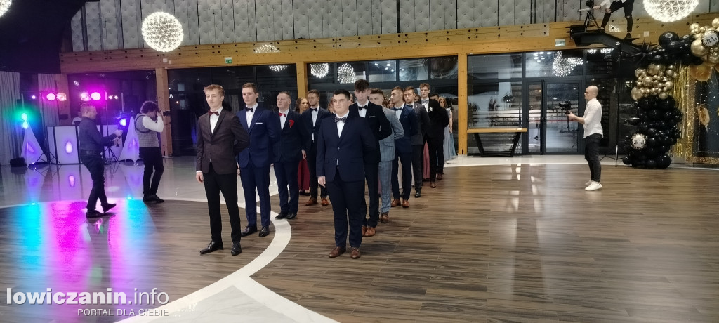 Studniówka uczniów ze Zduńskiej Dąbrowy