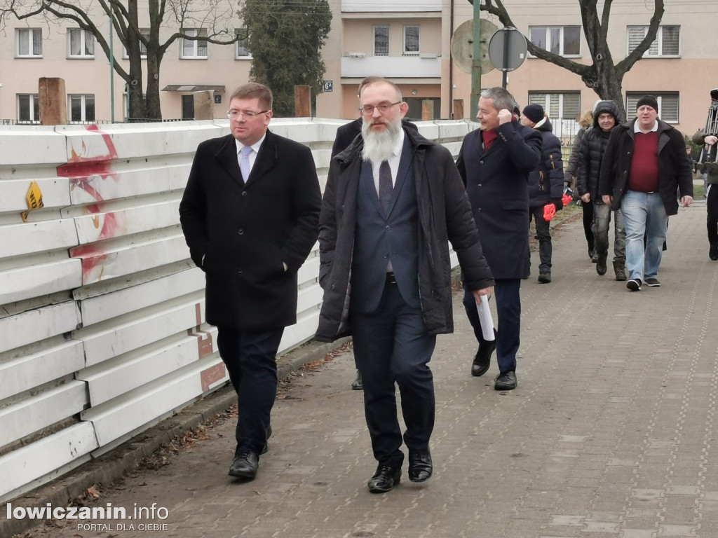 Wbicie pierwszych szpadli na budowie sali gimnastycznej ZSP nr 4