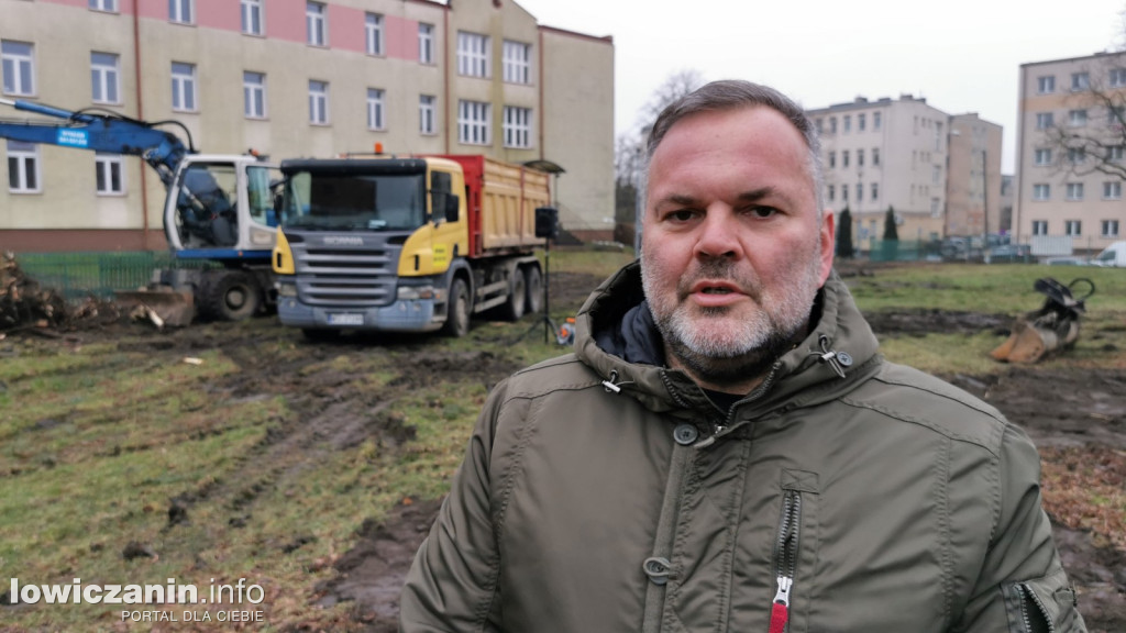 Wbicie pierwszych szpadli na budowie sali gimnastycznej ZSP nr 4