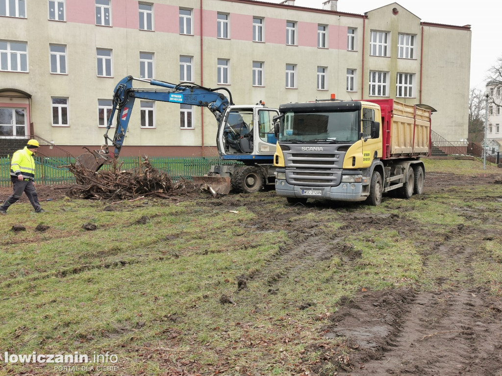 Wbicie pierwszych szpadli na budowie sali gimnastycznej ZSP nr 4