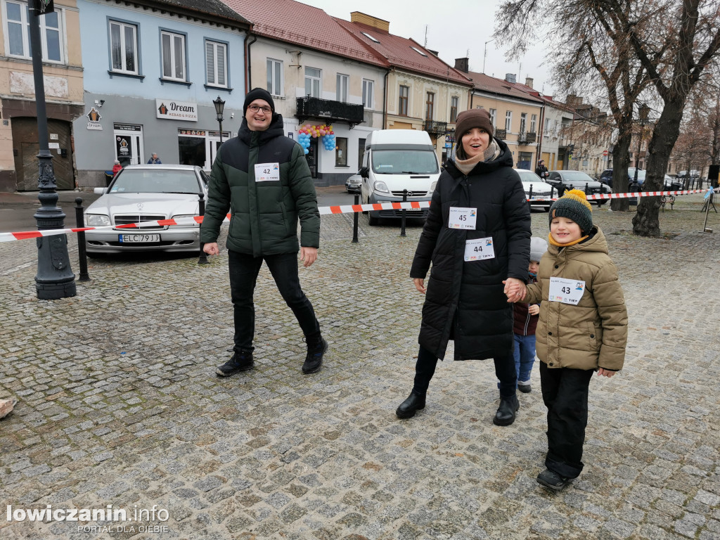 WOŚP Łowicz. Biegi na Nowym Rynku