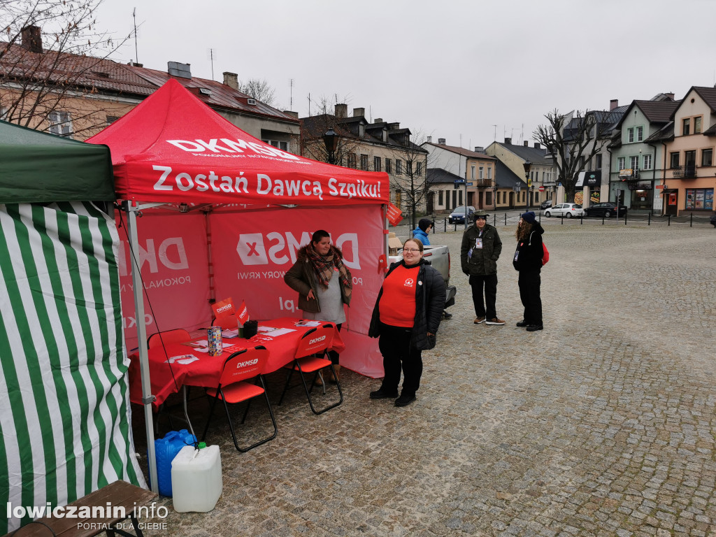 WOŚP Łowicz. Biegi na Nowym Rynku