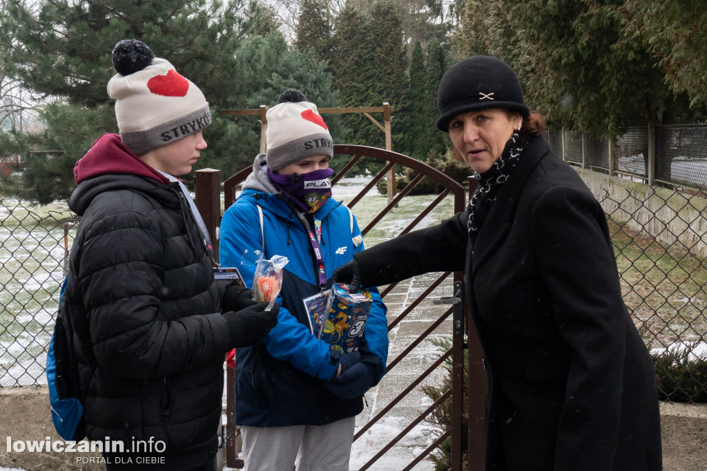 Kapłan przekazuje pieniądze na WOŚP