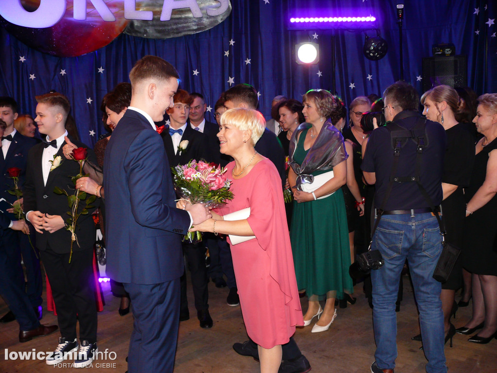 Bal klas ósmych w Szkole Podstawowej nr 2 w Łowiczu