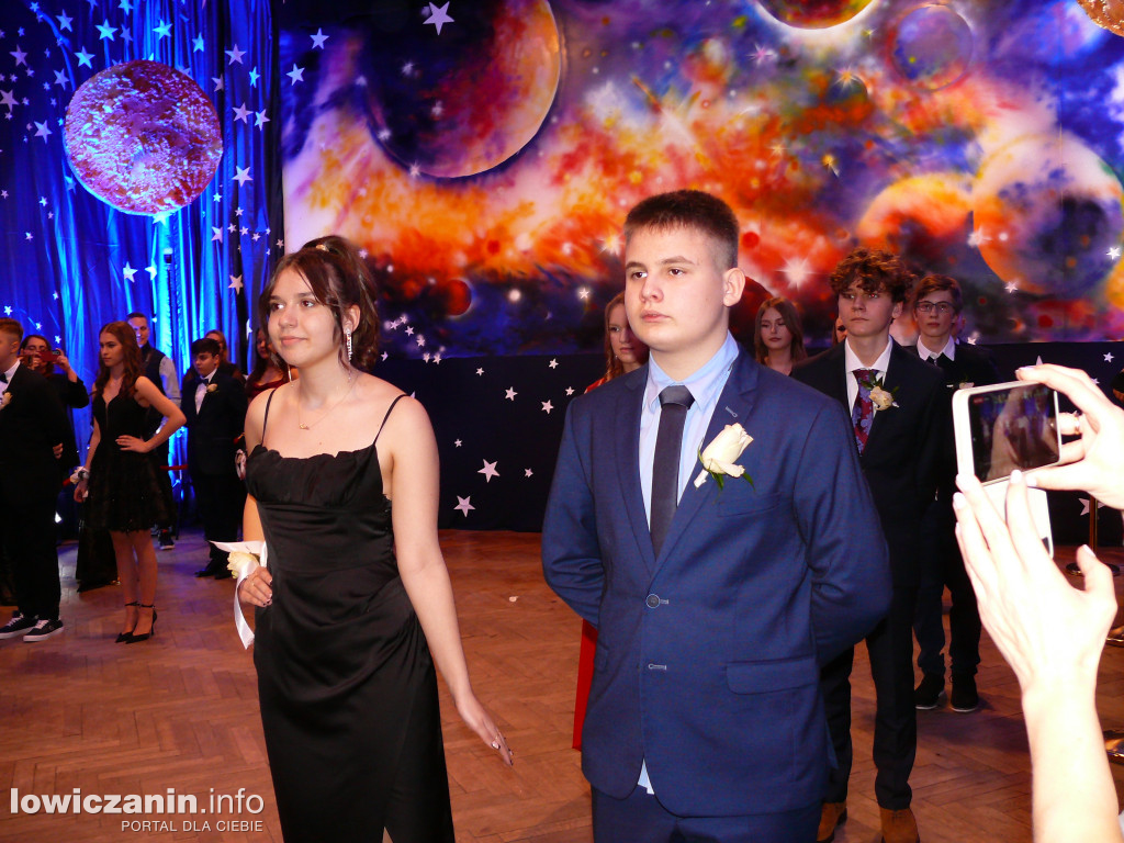 Bal klas ósmych w Szkole Podstawowej nr 2 w Łowiczu