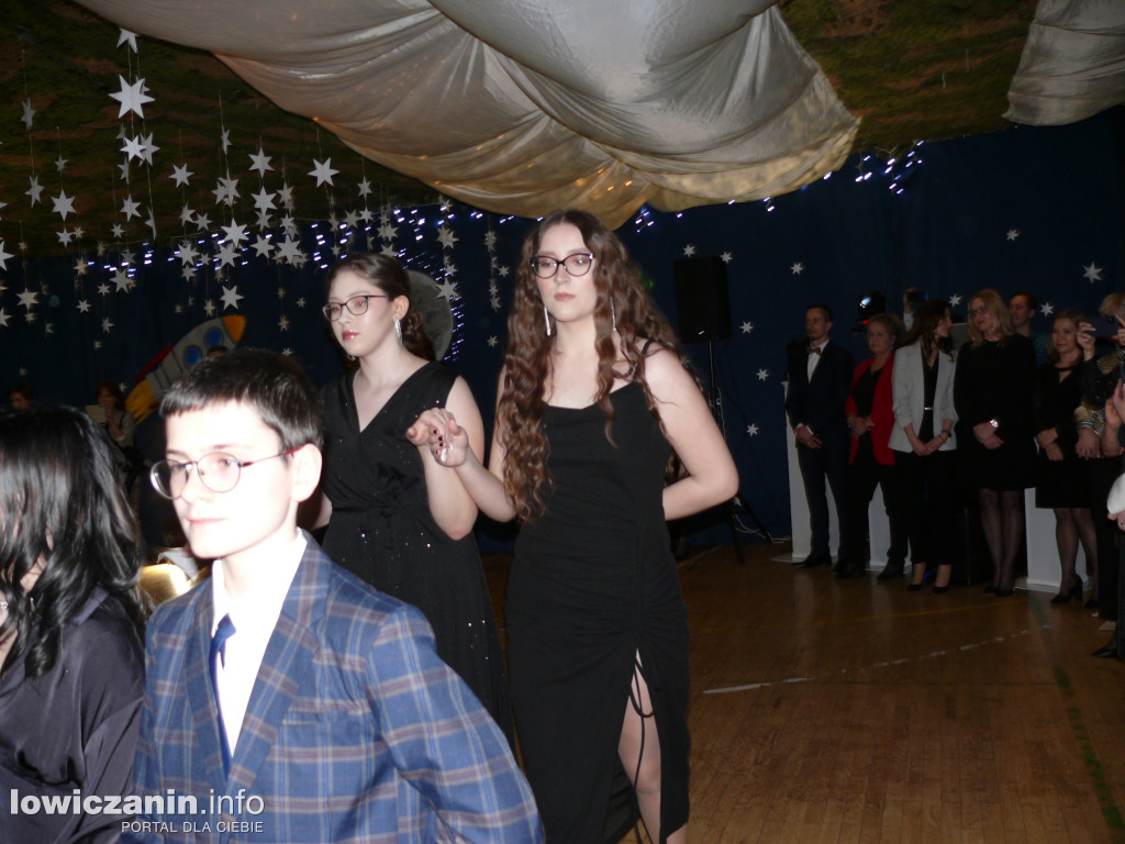 Bal ośmioklasisty w SP nr 4 w Łowiczu