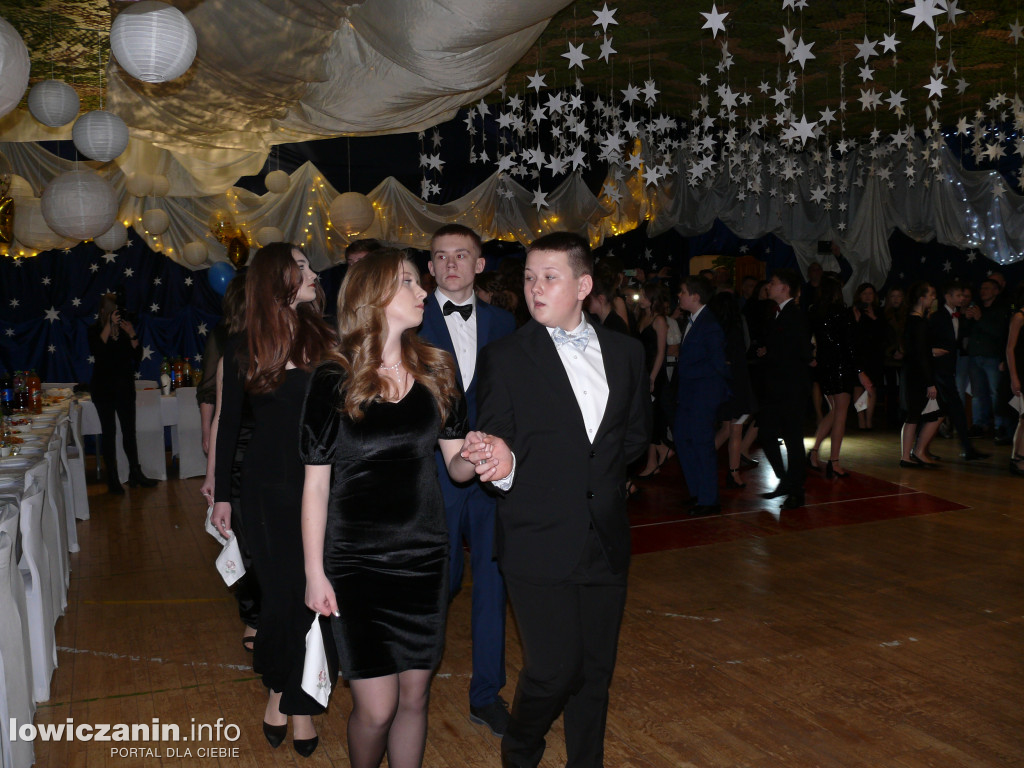 Bal ośmioklasisty w SP nr 4 w Łowiczu