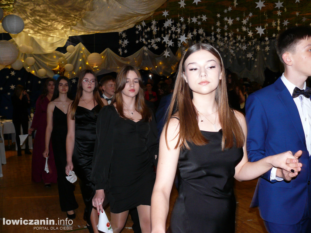 Bal ośmioklasisty w SP nr 4 w Łowiczu