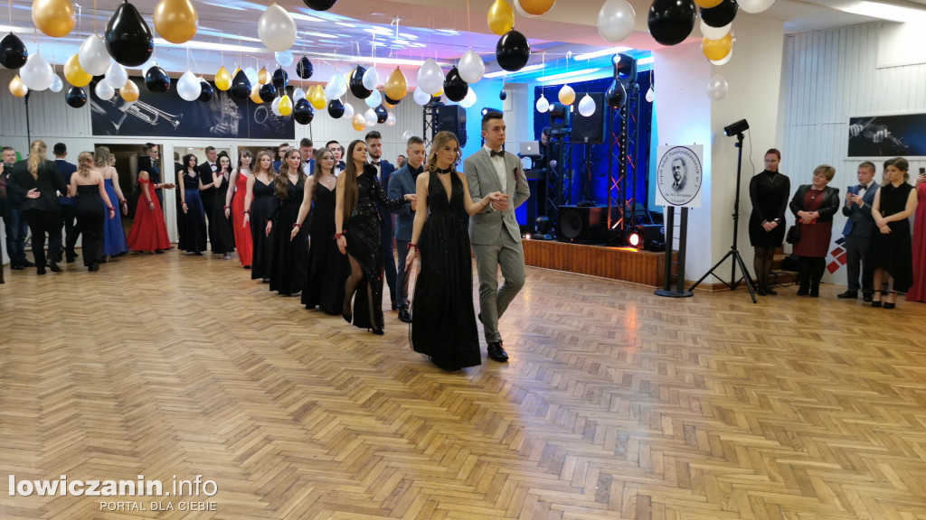 Studniówka uczniów łowickiego Hotelarza
