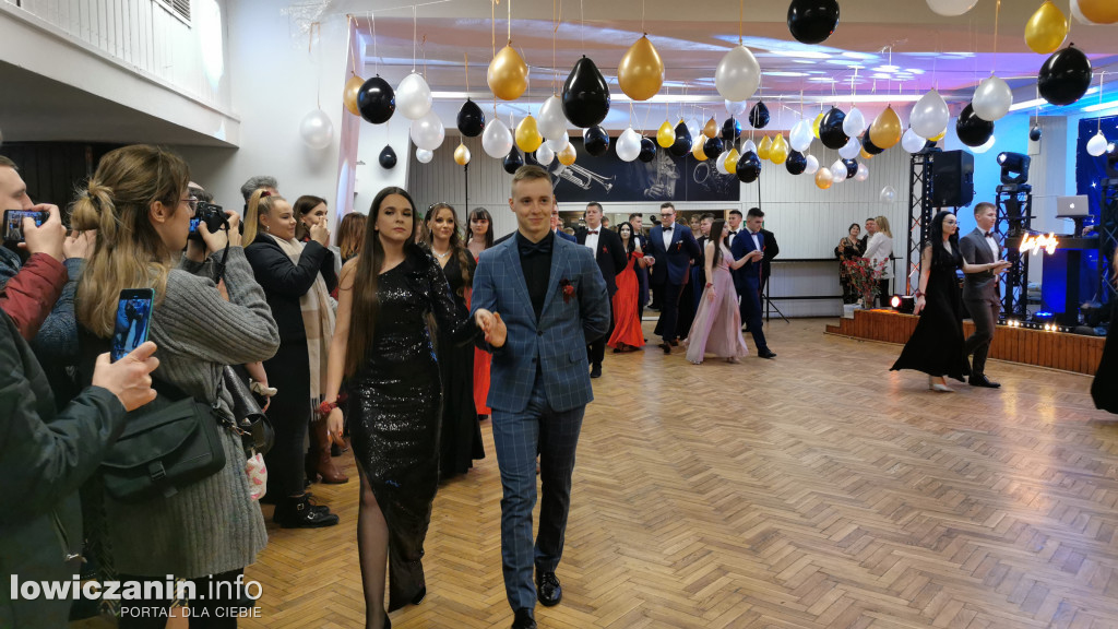 Studniówka uczniów łowickiego Hotelarza
