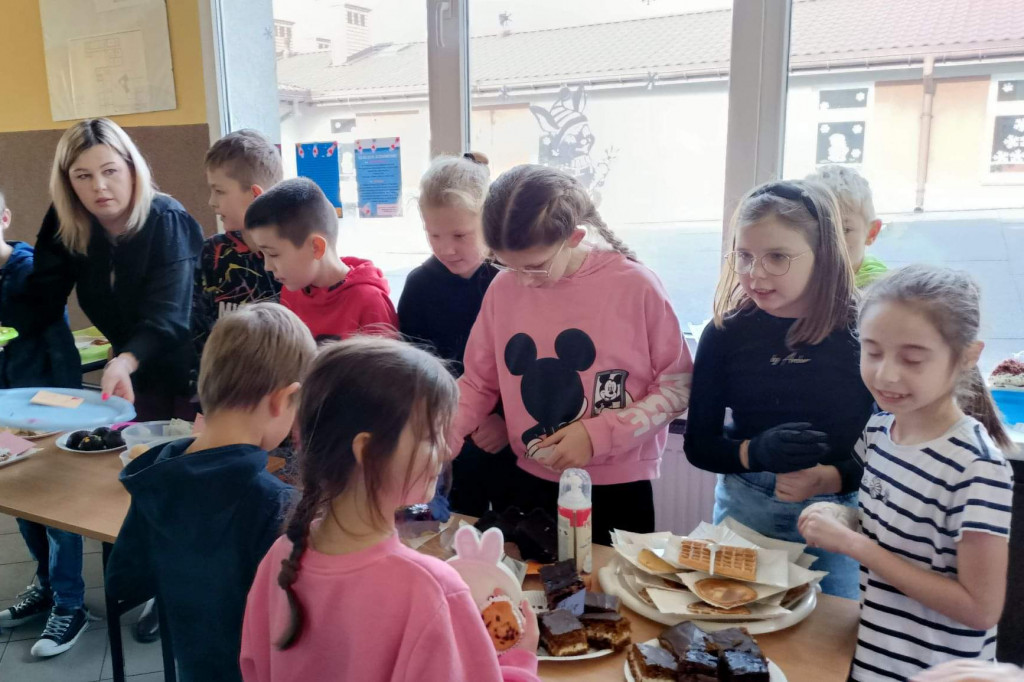 Kiermasz charytatywny w szkole w Domaniewicach