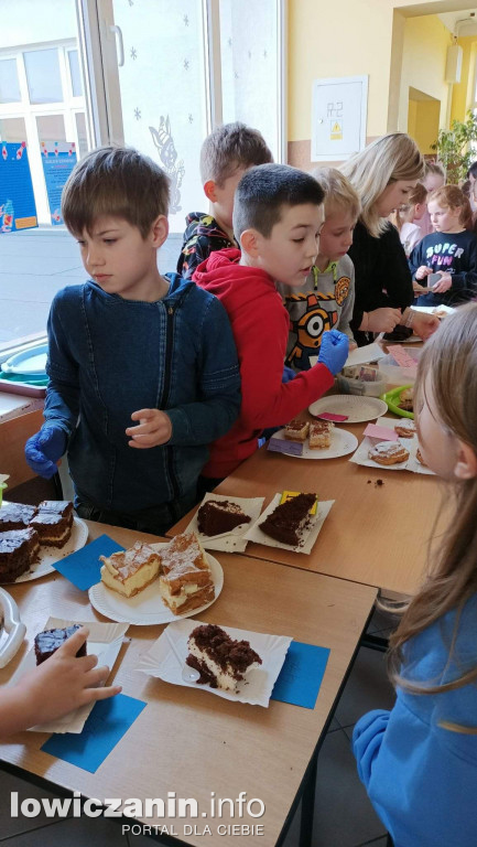 Kiermasz charytatywny w szkole w Domaniewicach