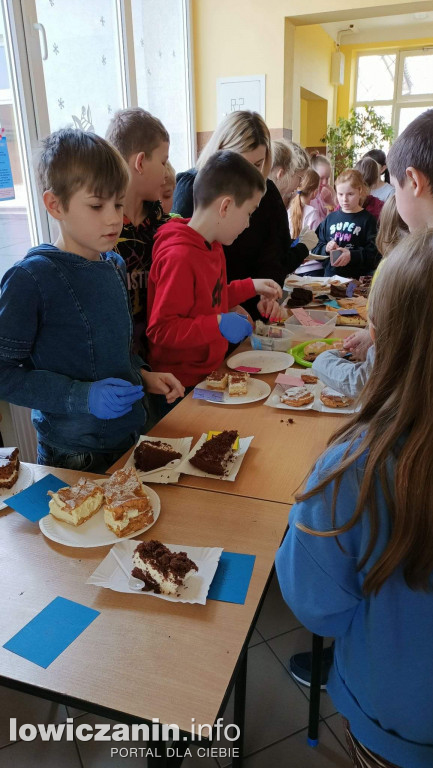 Kiermasz charytatywny w szkole w Domaniewicach