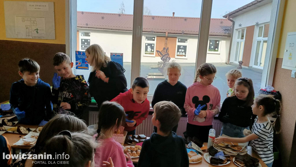 Kiermasz charytatywny w szkole w Domaniewicach