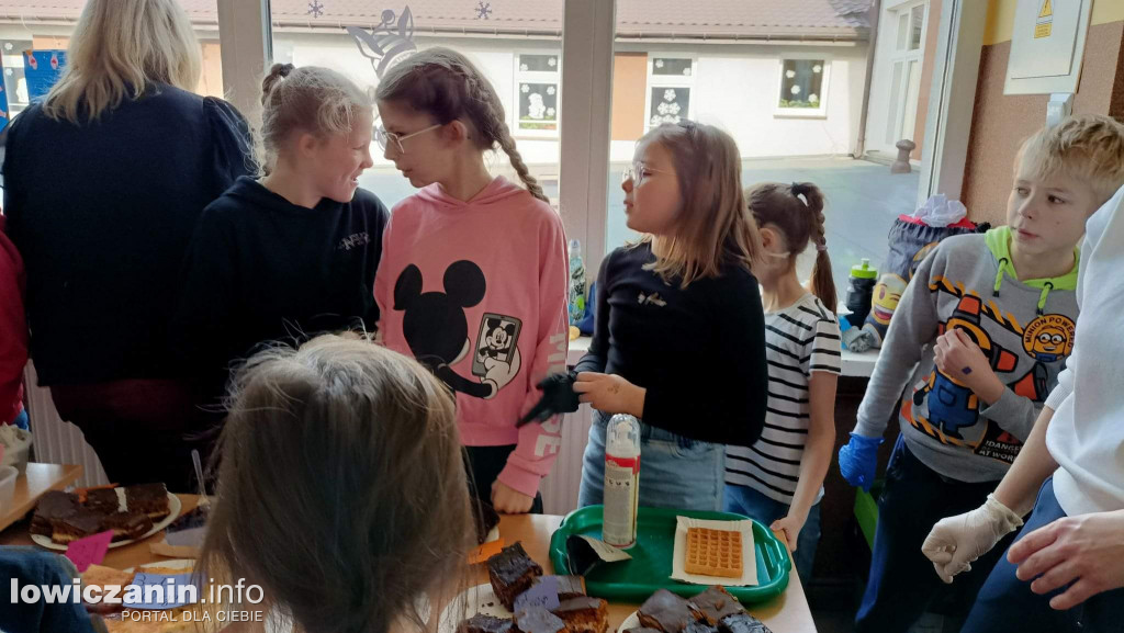 Kiermasz charytatywny w szkole w Domaniewicach