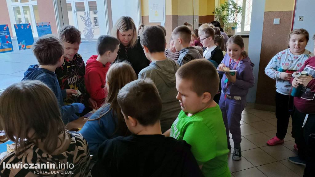 Kiermasz charytatywny w szkole w Domaniewicach