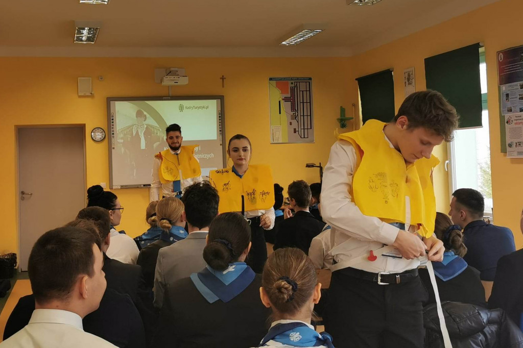 Kurs dla przyszłych stewardów w ZSP 3 w Łowiczu