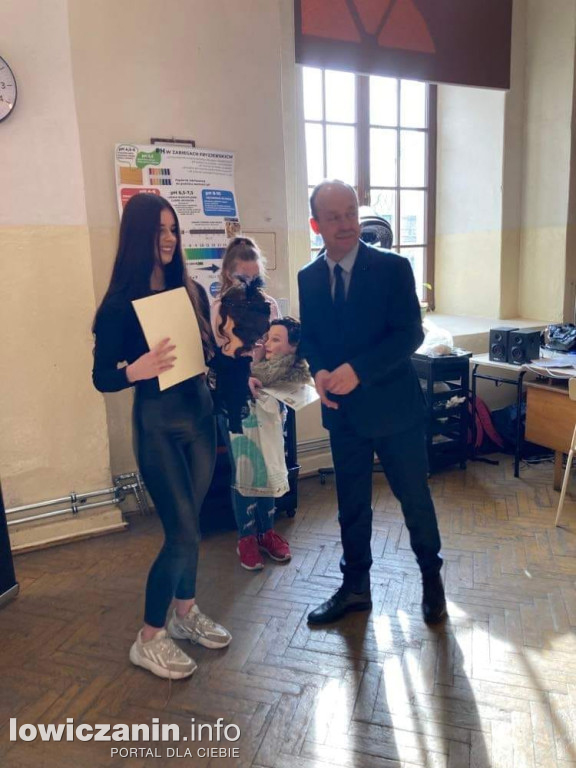 Konkurs fryzjerski w szkole na Podrzecznej