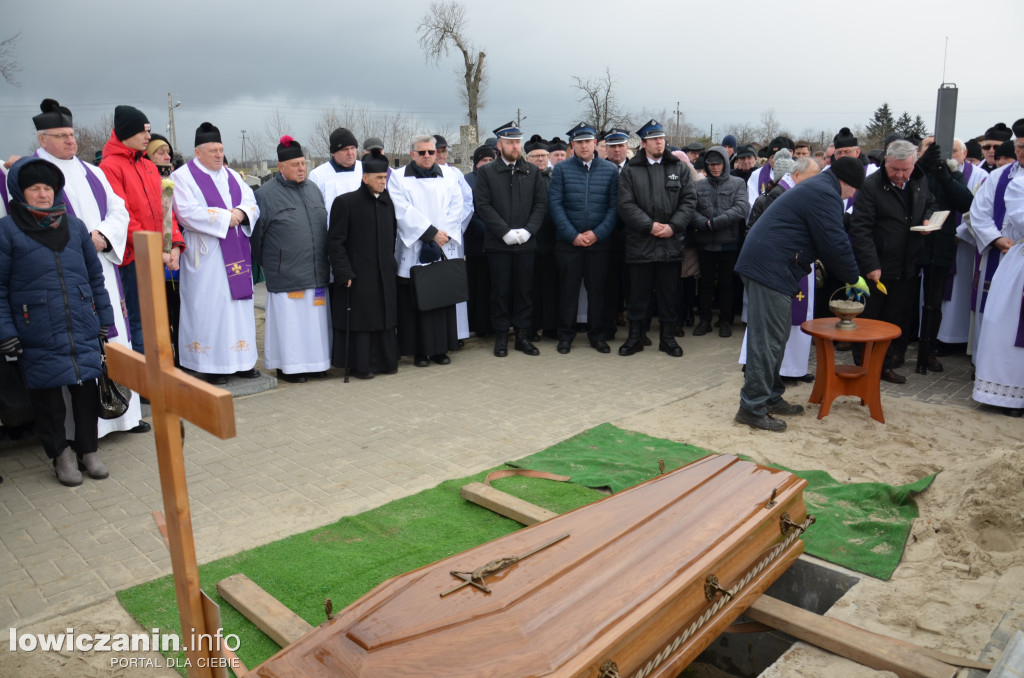 Pogrzeb ks. ks. Mirosława Krzeszewskiego w Sobocie