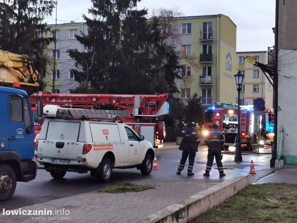 Pożar w kamienicy na ul. Tkaczew w Łowiczu