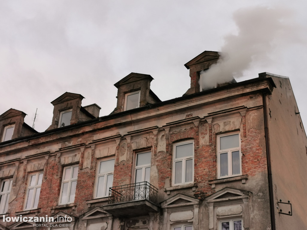 Pożar w kamienicy na ul. Tkaczew w Łowiczu