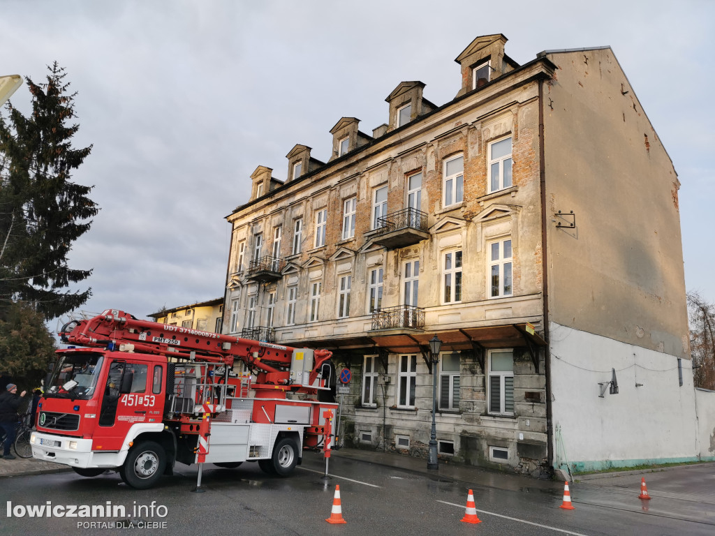 Pożar w kamienicy na ul. Tkaczew w Łowiczu