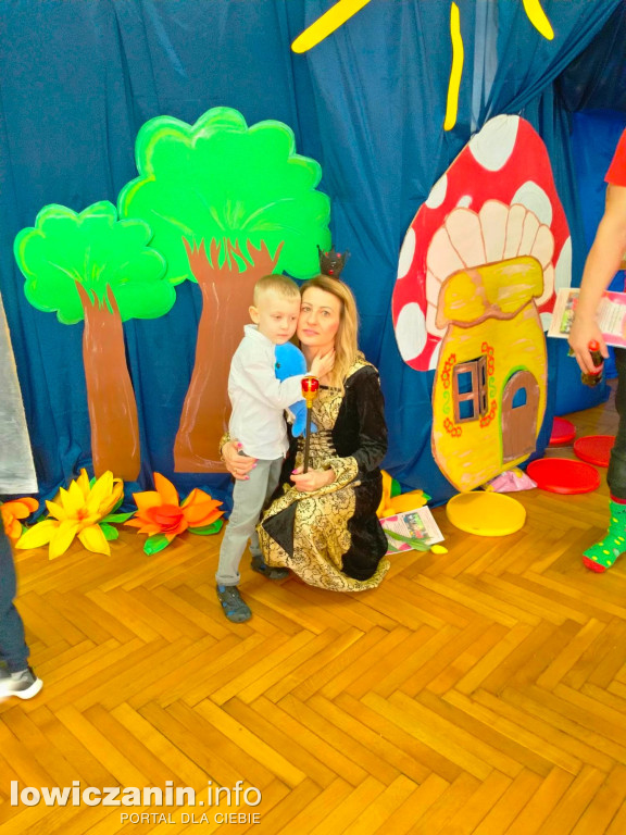 Spektakl „Baśniowy ambaras” w przedszkolu ,,Pszczółka Maja'' w Łowiczu