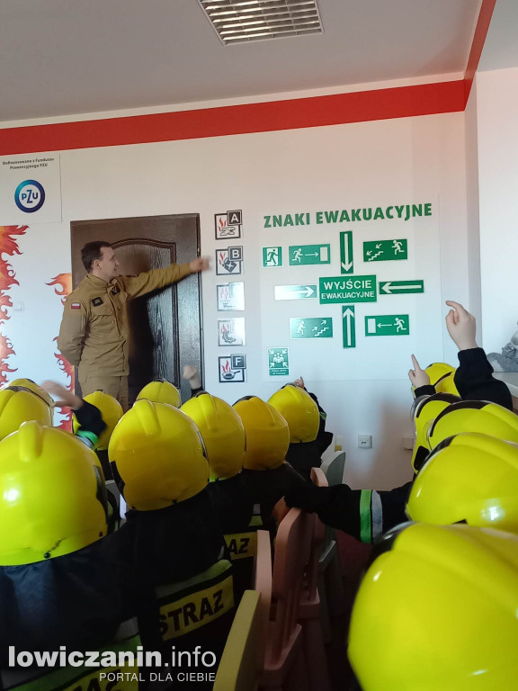 Uczniowie z wizytą w Państwowej Straży Pożarnej