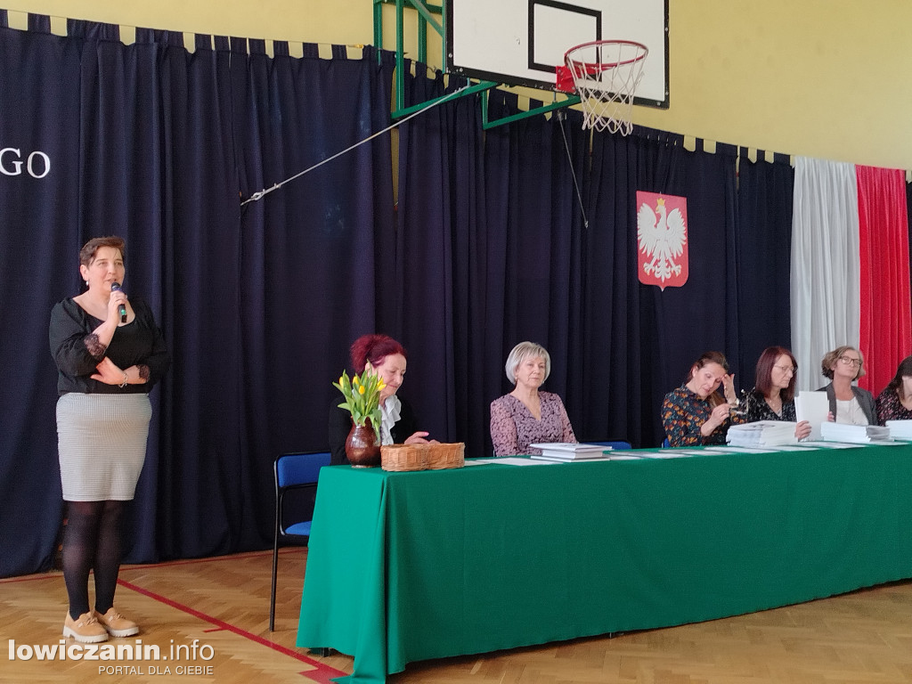 Maturzyści z Ekonomika zakończyli szkołę
