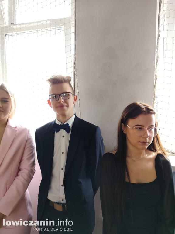 Maturzyści z Ekonomika zakończyli szkołę