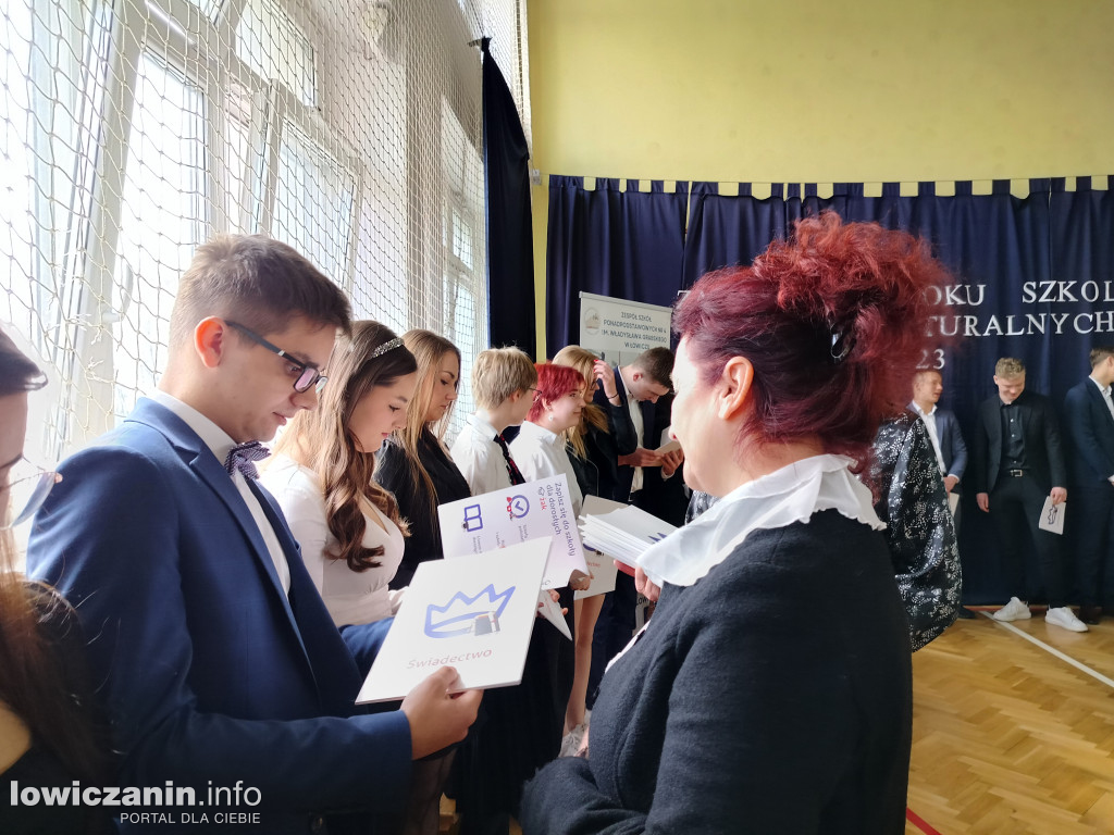 Maturzyści z Ekonomika zakończyli szkołę