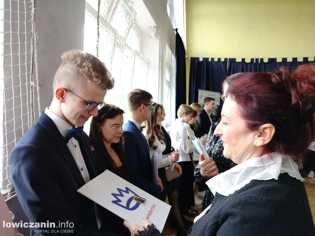 Maturzyści z Ekonomika zakończyli szkołę