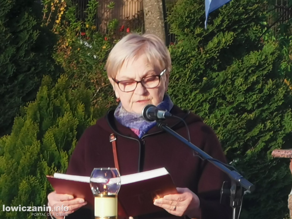 Msza św. przy kapliczce przy ul. Lipowej w Łowiczu