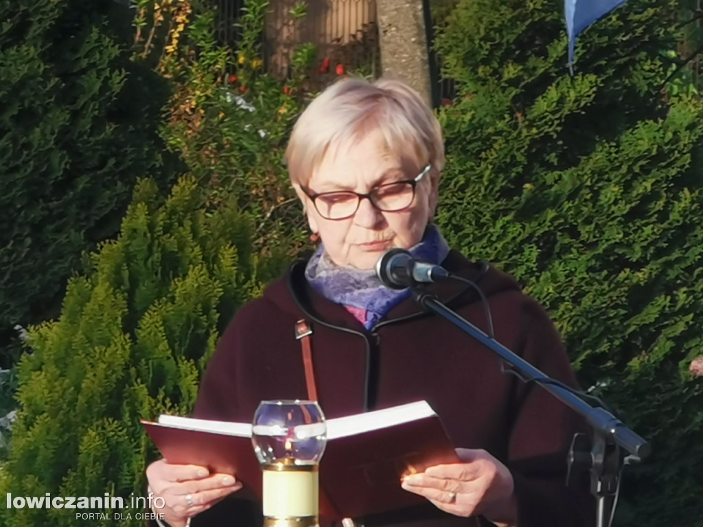 Msza św. przy kapliczce przy ul. Lipowej w Łowiczu