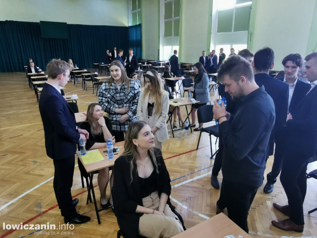 Łowicz. Matura z matematyki w ZSP nr 2 na Blichu.