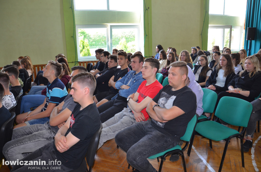 Młody bezpiczny kierowca - konferencja w Łowiczu