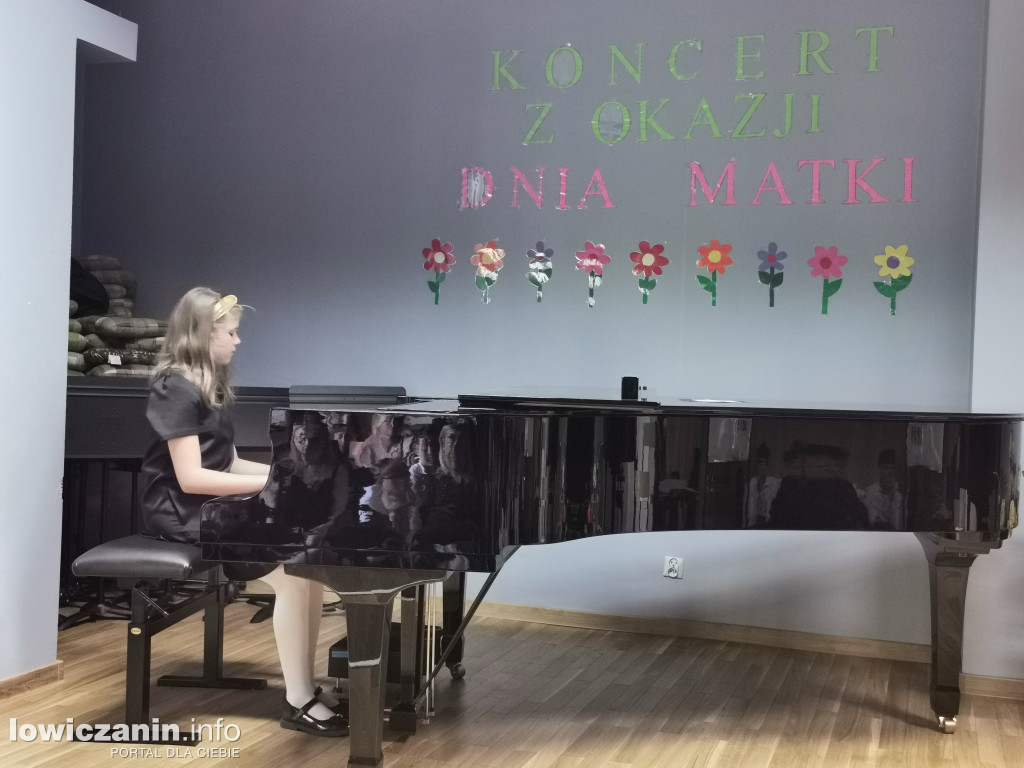 Szkoła muzyczna na Dzień Mamy