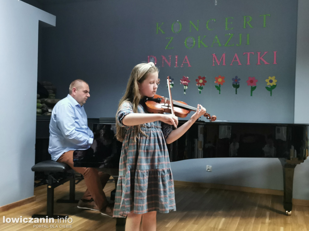 Szkoła muzyczna na Dzień Mamy