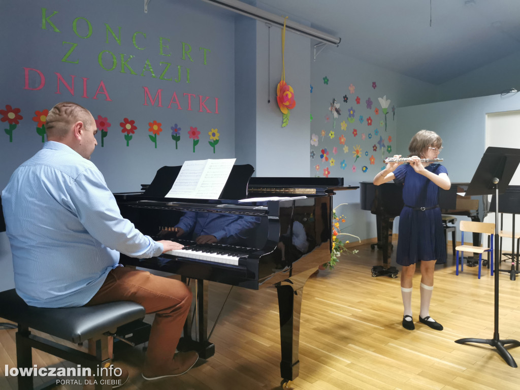 Szkoła muzyczna na Dzień Mamy